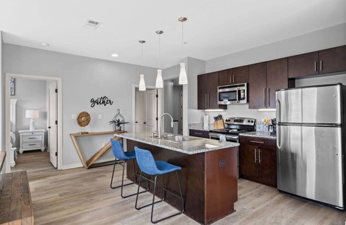 Rolling Mill Hill Condo | Luxurious Downtown Corner unit- 2 Bd2 Bth -#321