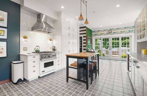 West Harwich House | Luxurious Estate, Private Heated pool!