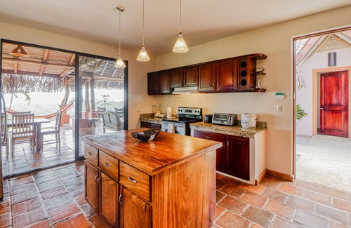 Islita House | Luxurious Estate W/ Infinity Pool, Ocean View, High-Speed WiFi & Hotel Amenities