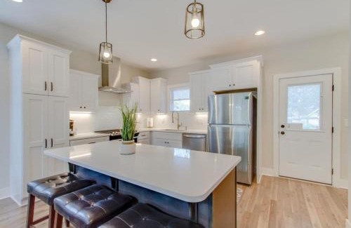 North Nashville House | Luxurious Extraordinaire Three Bedroom Downtown Action