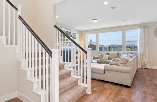 Lathrop House | Luxurious Family Retreat Lakeside
