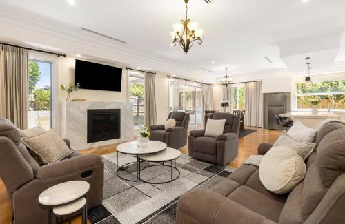 Mount Waverley House | Luxurious French Provincial Home in Mt Waverley