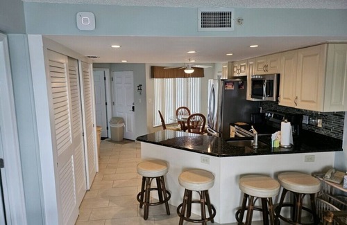 St. Pete Beach Condo | Luxurious, fully-equipped 5th floor condo with breathtaking Gulf & Bay views