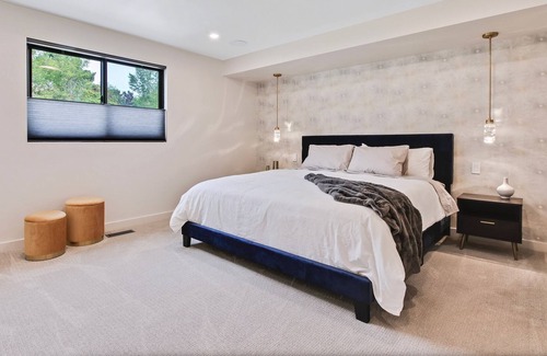 Eagle House | Luxurious Fully Equipped 3BR Private Home in Eagle