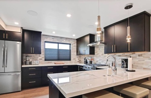Eagle House | Luxurious Fully Equipped 3BR Private Home in Eagle