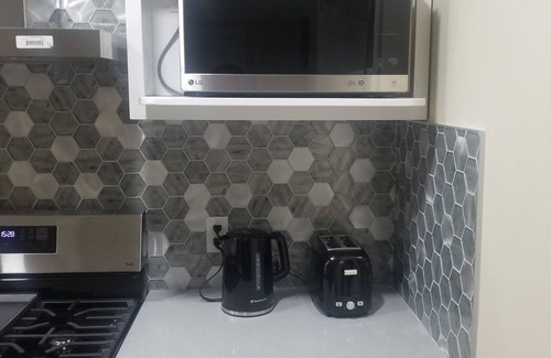 Southwest Edmonton House | LUXURIOUS FULLY PRIVATE ONE BEDROOM ONE BATHROOM BASEMENT SUITE IN SW EDMONTON