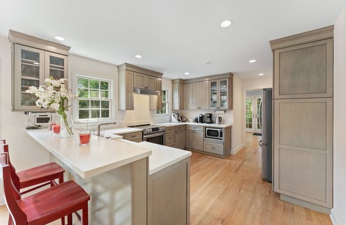 Bethesda House | Luxurious Fully Renovated House