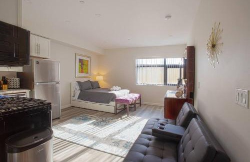 Bankers Hill Apartment | Luxurious Furnished Studio w Full Kitchen in SD