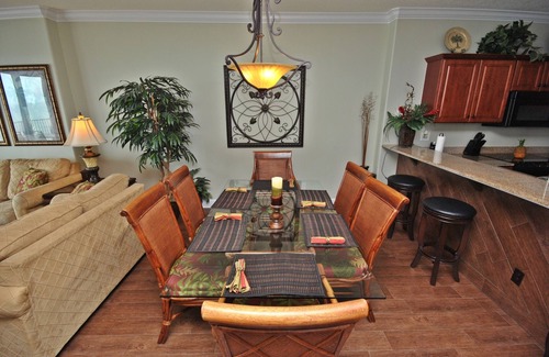 Long Beach Condo | Luxurious Getaway In The Heart Of Panama City Beach
