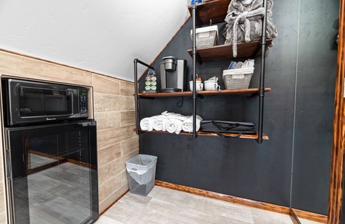 Big Bear City Apartment | Luxurious Getaway w/ XL jacuzzi & lighting experience