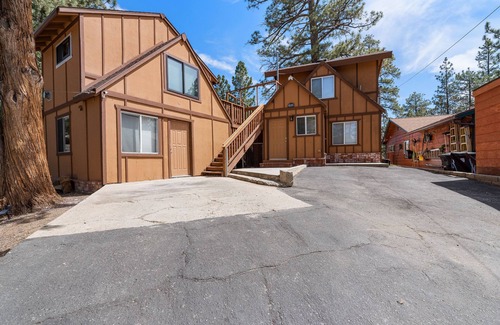 Big Bear City Apartment | Luxurious Getaway w/ XL jacuzzi & lighting experience