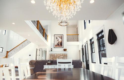 Williamsburg House | Luxurious Giuliana Rose 5BDR FarmHouse ➠ 8062