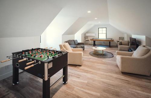 Williamsburg House | Luxurious Giuliana Rose 5BDR FarmHouse ➠ 8062