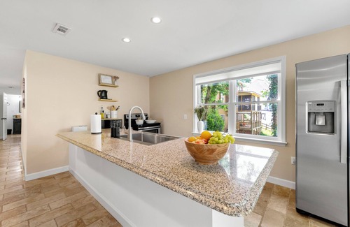 Woodstock Apartment | Luxurious Guest House with Game Room & Many Amenities in awesome Woodstock!