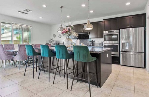 Fontana House | Luxurious Haven on Curry Pl
