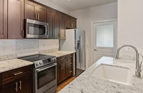Kierland Condo | Luxurious Haven Serene 2BR/2BA Condo with Pool