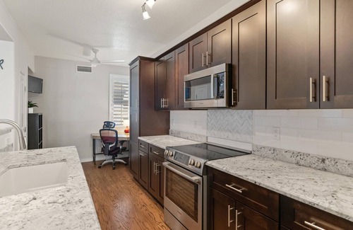 Kierland Condo | Luxurious Haven Serene 2BR/2BA Condo with Pool