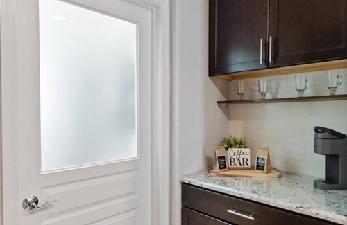 Kierland Condo | Luxurious Haven Serene 2BR/2BA Condo with Pool