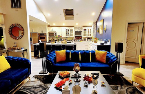 Reseda House | Luxurious Haven/Vaulted Ceilings with Pool