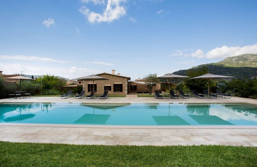Soller Villa | Luxurious historic villa set in over an acre of garden + private heated pool