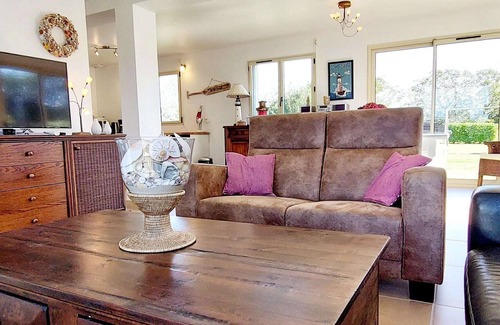 Poulgoazec House | Luxurious Holiday Home in Plouhinec near Sea