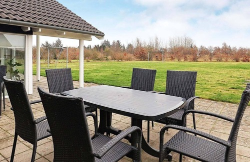 Sundstrup House | Luxurious Holiday Home in Hojslev near Sea