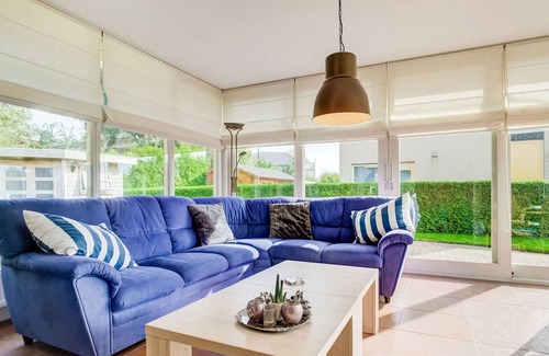 Koudum House | Luxurious Holiday Home in Koudum with Pool