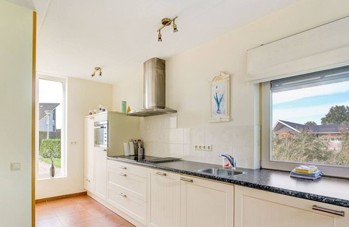 Koudum House | Luxurious Holiday Home in Koudum with Pool