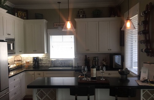 Healdsburg House | Luxurious Home 3 Blocks from Downtown Healdsburg Plaza!