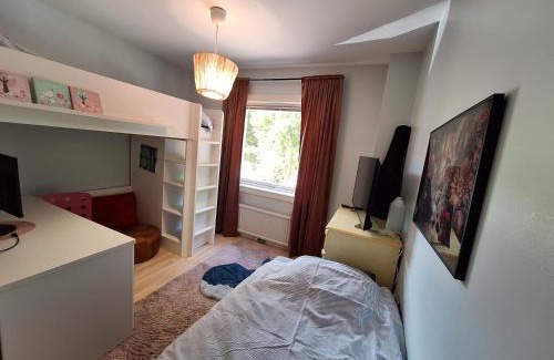 Sollentuna House | Luxurious home in idyllic neighbourhood, 15min to City
