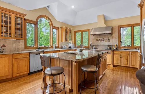 Cresco House | Luxurious Home in The Poconos