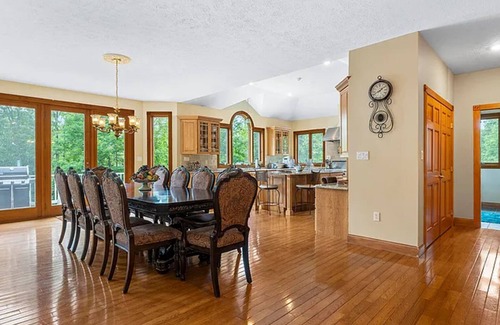 Cresco House | Luxurious Home in The Poconos