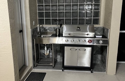 Braden River House | Luxurious Home in University Park Country Club. Min stay requirement 90 days.