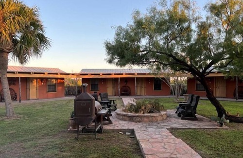 Brackettville House | Luxurious Home located at the epicenter of the solar eclipse.
