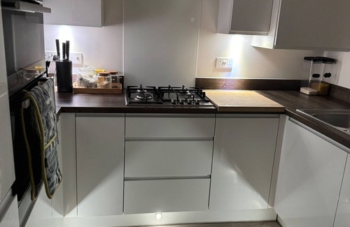 Luton House | Luxurious home near Luton Airport. Suitable for Families and Contractors