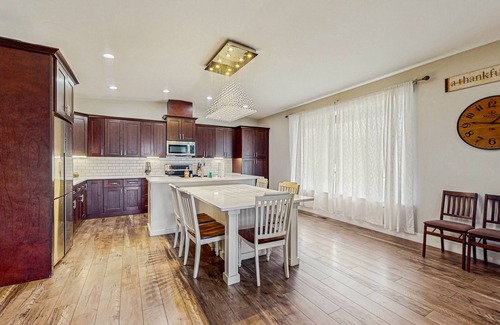 Manson House | Luxurious home w/a great lake view & spacious deck - near casino & town