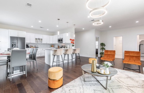 Oak Cliff House | Luxurious House 5 mins away from Bishop Arts District