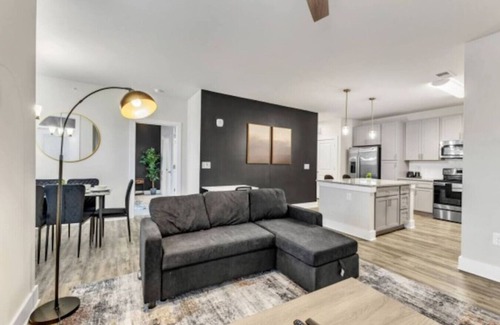 Hayes Apartment | Luxurious King 3BR Suite—Mins to Downtown Durham!
