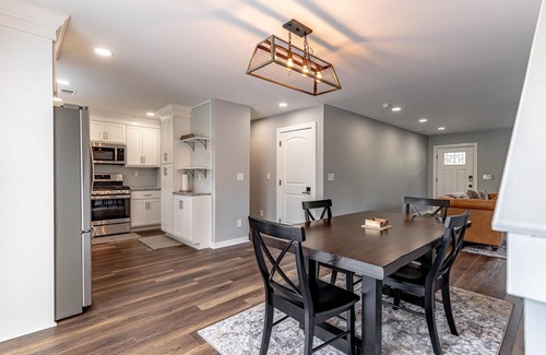 Camp Taylor House | Luxurious King Bed , 3 Bedroom, 2.5 Bathroom. Brand new construction