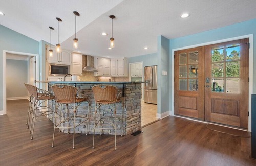 Hot Springs Village House | Luxurious Lakefront Retreat