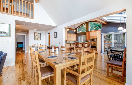 Hoodsport House | Luxurious lakefront home with matchless mountain view & private hot tub- dogs OK