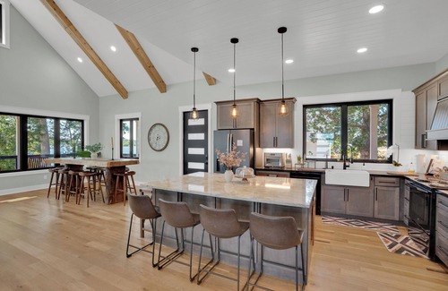 Chapin House | Luxurious Lakefront retreat with own private dock.