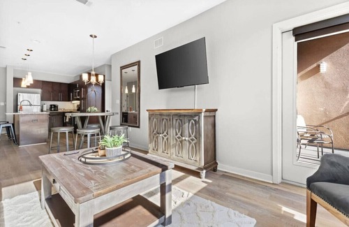 Rolling Mill Hill Condo | Luxurious Large 2 bed 2 bath Downtown Condo- #302