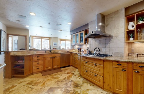 Steamboat Springs Condo | Luxurious lodging within walking distance of slopes w/shared pool/hot tub