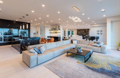 West Vancouver House | Luxurious Mansion West Van Home with Stunning View