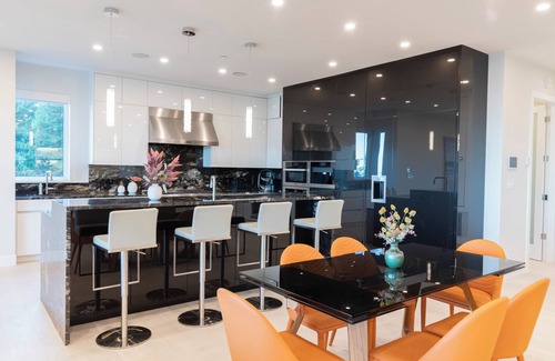 West Vancouver House | Luxurious Mansion West Van Home with Stunning View