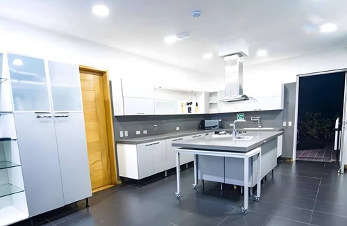 Envigado House | Luxurious mansion with view of all medellin! ideal house for a group of friends.