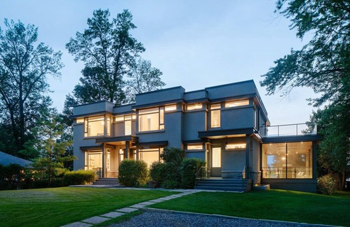 Innisfil House | Luxurious masterpiece on the lake.