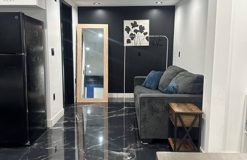 Del Aire Apartment | luxurious mini penthouse just 2 miles from LAX