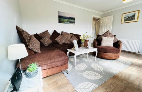 Hawkhead Apartment | Luxurious & Modern Apartment